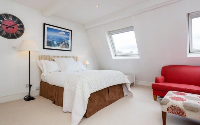 Veeve  3 Bed Family House Gowan Avenue Fulham