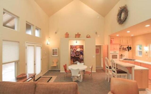 Halcyon - 2 Br home by RedAwning