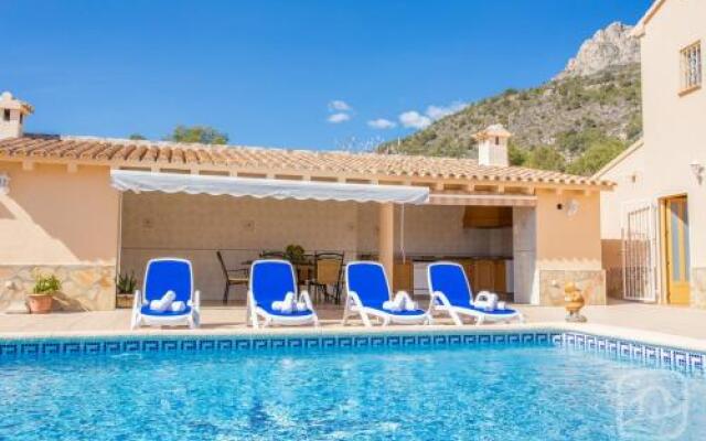 Abahana Villas Ivars