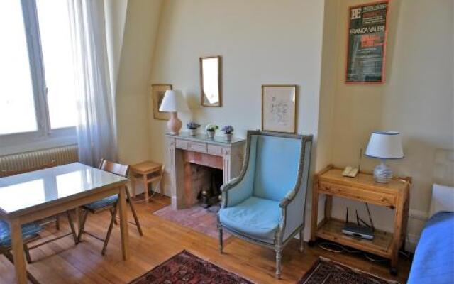 Artist Studio View Eiffel Tower