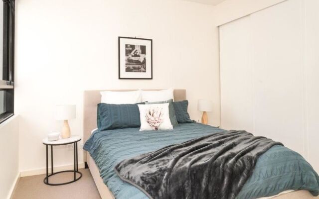 Spacious Apartment Close to Chatswood