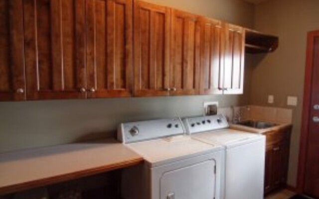 Mountain Town Properties White Wolf 1