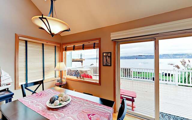 3336 S Shoreline Drive Home