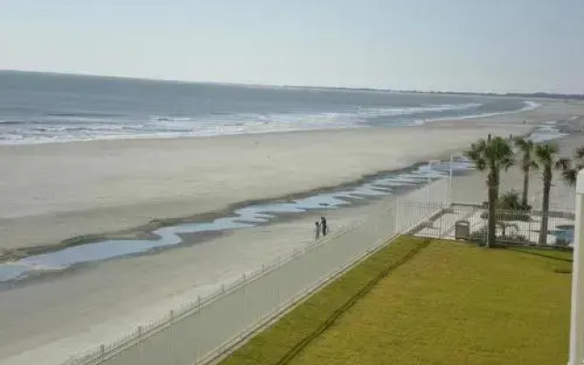 213 Charleston Oceanfront Villas Dawn's Rising