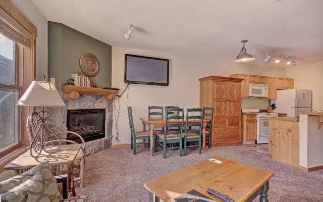 2655 Tenderfoot Lodge