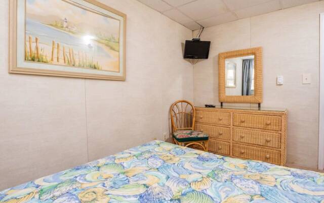 46th St Windjammer 101 3Br Condo