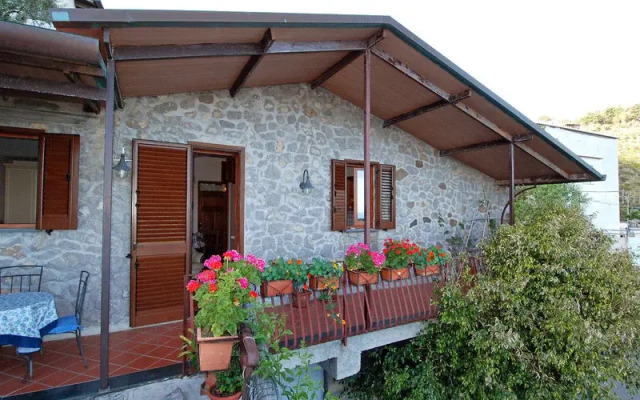 Cantone Bay