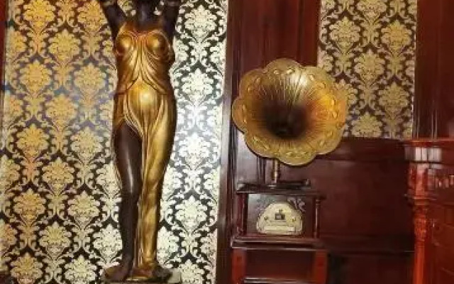Tongling Louis Castle Inn