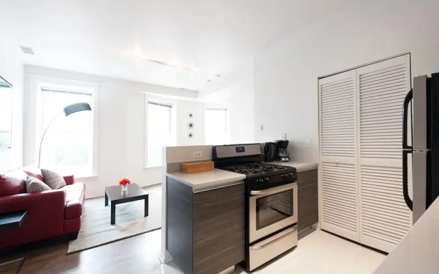 Classic South Loop Suites by Sonder