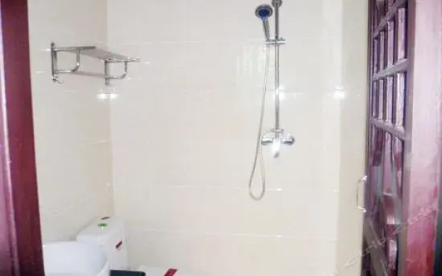 Jin Zhong Qixian Dan Feng Ge Hotel
