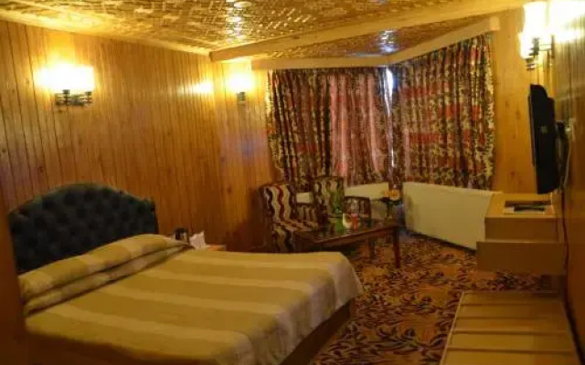 Hotel Hilltop