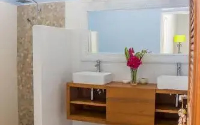 Malmok Beach Break Villa