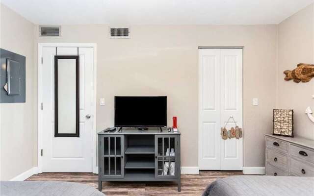 Shores Club 302 - Two Bedroom Condo