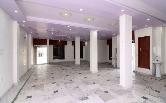 Oyo 13136 Hotel Taj Ansh 2