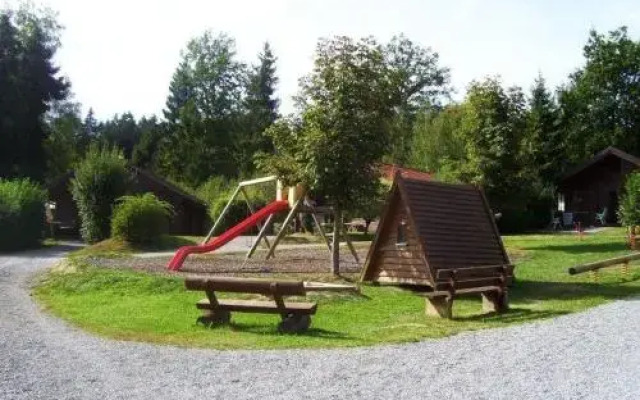 Komfortables-Ferienblockhaus-Nr-27-56-qm-bis-4-Personen-Viechtach-Jaegerpark