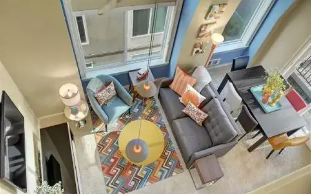 Belltown Court Sunset Suite