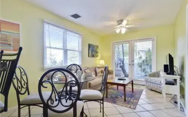 Beach House Condo (Condo)