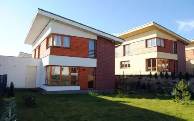 Ruttera House With Garden