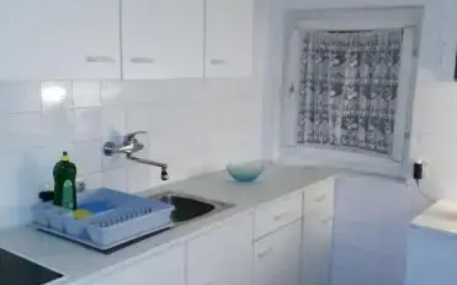 Sadrvan Room's
