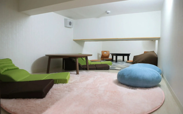 Hostel Wasabi Osaka Bed and Library