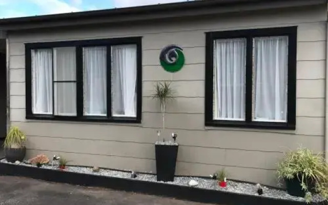 New Windsor Lodge & Caravan Park
