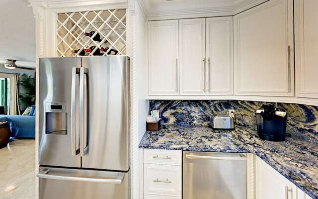 Canal-Side Getaway - 3 Br Home