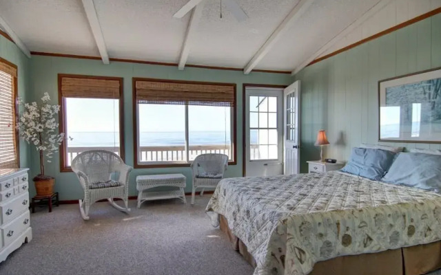 Westside- 3 Bedroom Home by RedAwning