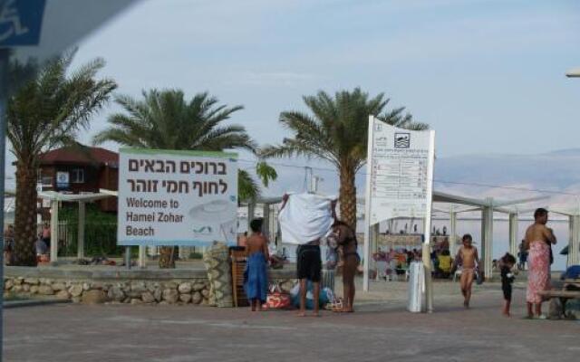 Zimmer Arad Dead Sea