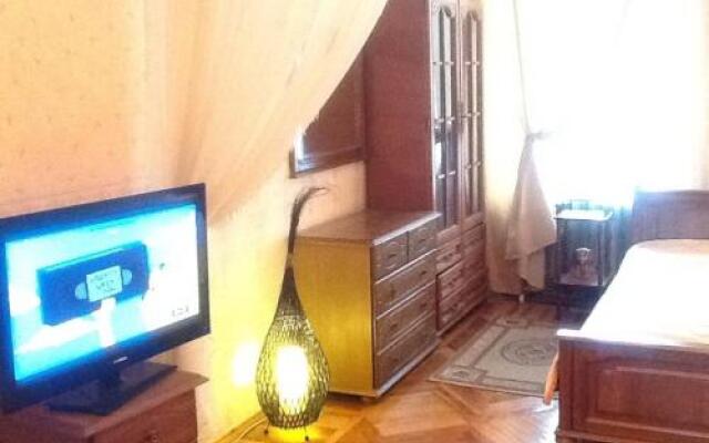 На Лиговском 80