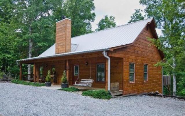 Knotted Pine - 3 Br home by RedAwning