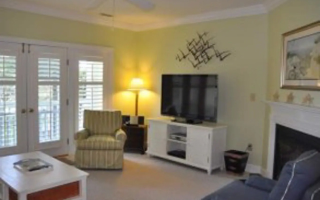 516 A Drive Away 3 Br villa by RedAwning