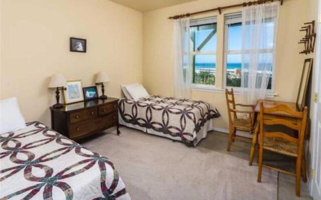 Gull - 2 Br home by RedAwning