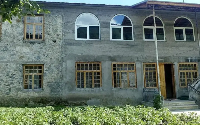 Отель Irma's guesthouse Грузия, Местиа - отзывы, цены и фото номеров - забронировать отель Irma's guesthouse онлайн вид на фасад