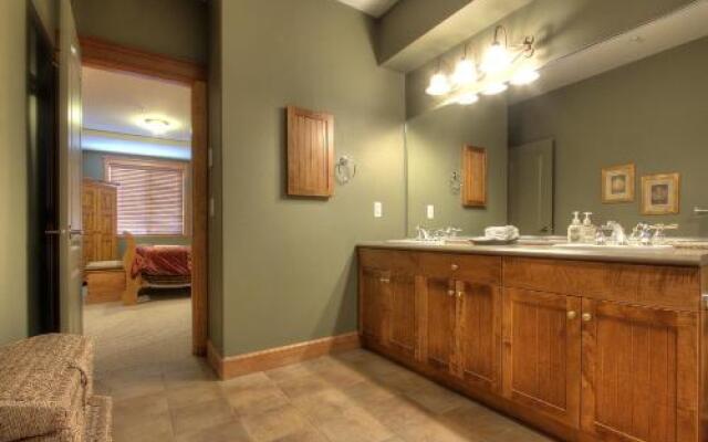 Treetops Ski Luxury Townhouse