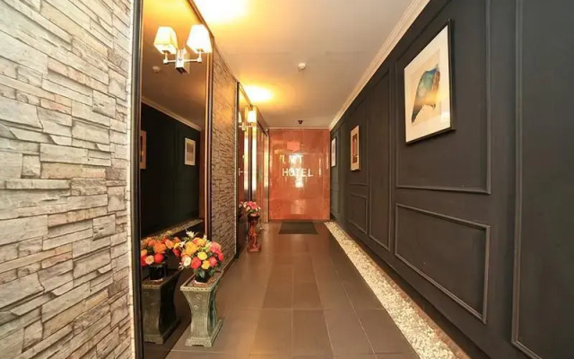Goodstay IMT Hotel