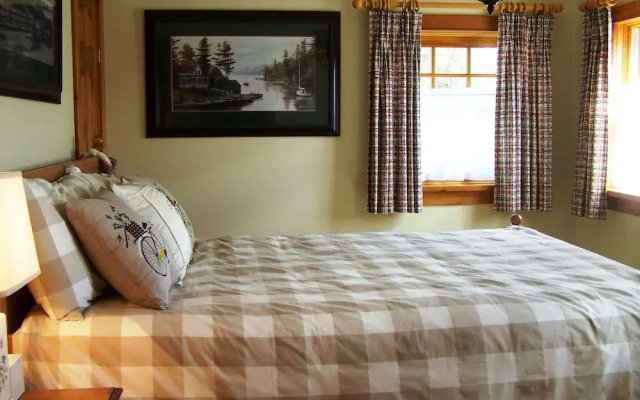 The Porch and Pillow