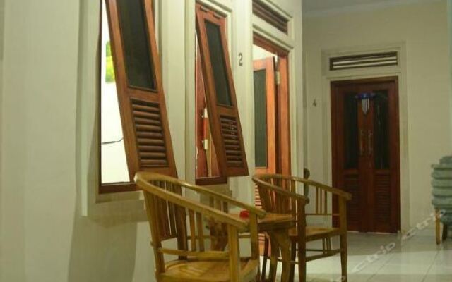 Warung Coco Poppies 2