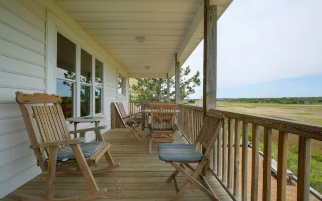 Libby's Lookout 4 Bedroom Home by RedAwning