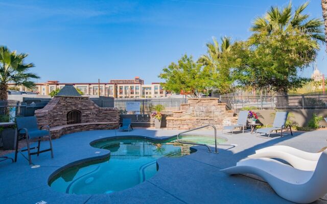 Modern Central Phx Apts By Wanderjaunt