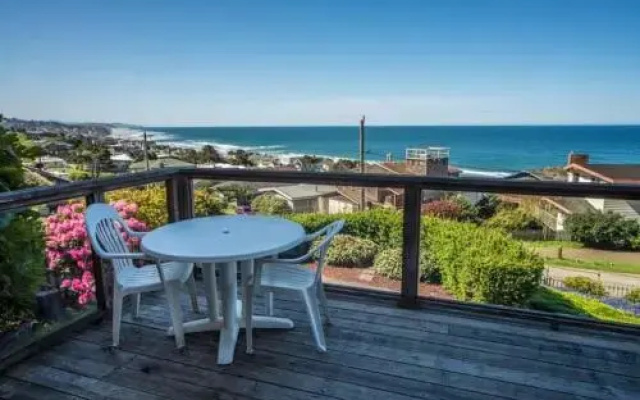 SeaCret Hideaway - 4 Br home by RedAwning