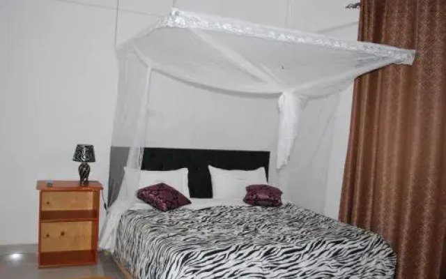 Garden Courts Hotel