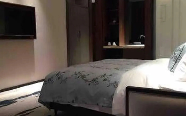 Yannian Plaza Hotel