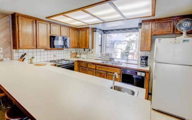 Forest Creek #3, Pet accepted