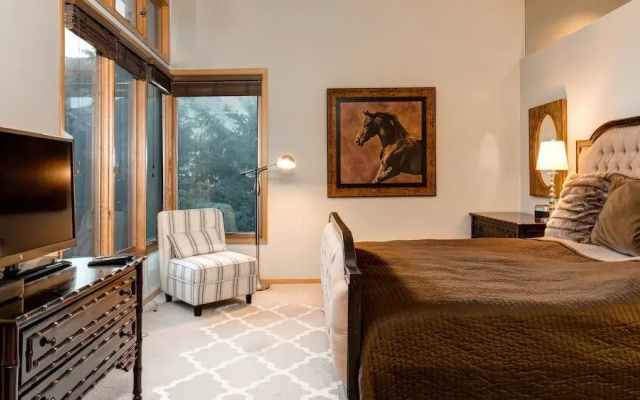 1382 Empire Mountain Ski Home 4 Bedroom Home by RedAwning