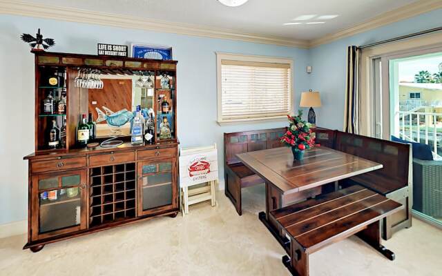 Canal-Side Getaway - 3 Br Home