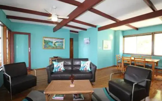 Bally High, 20 Dulconghi Street