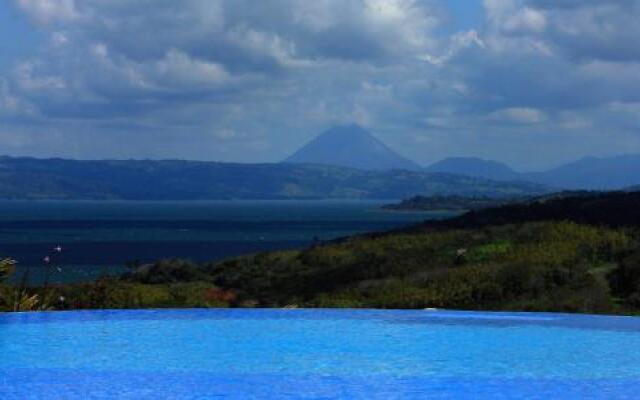 Lake Arenal Condos