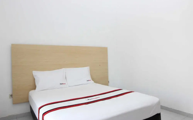 RedDoorz Plus near RS UGM