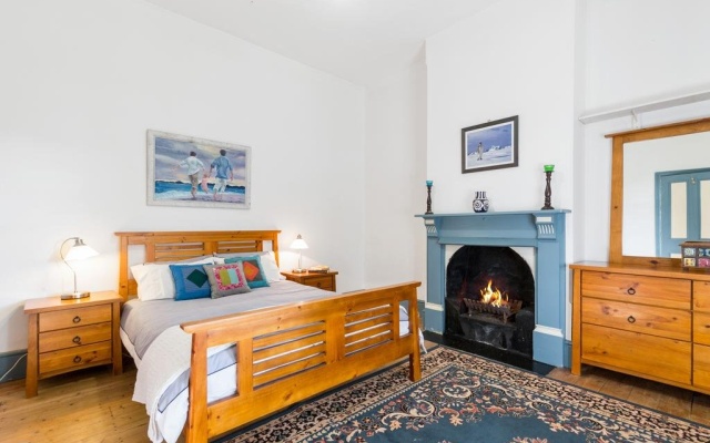 The Fremantle Stone Cottage – Guest Rooms – Perth