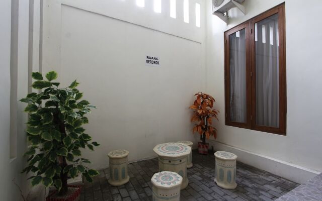 RedDoorz @ Kolonel Sugiono